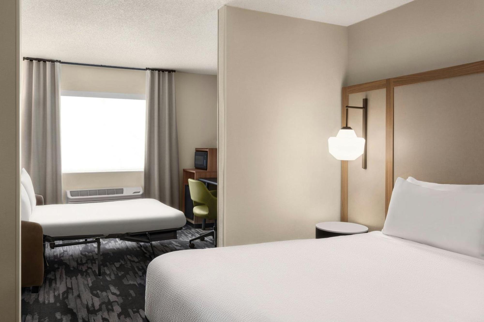 Hotel Fairfield & 3*