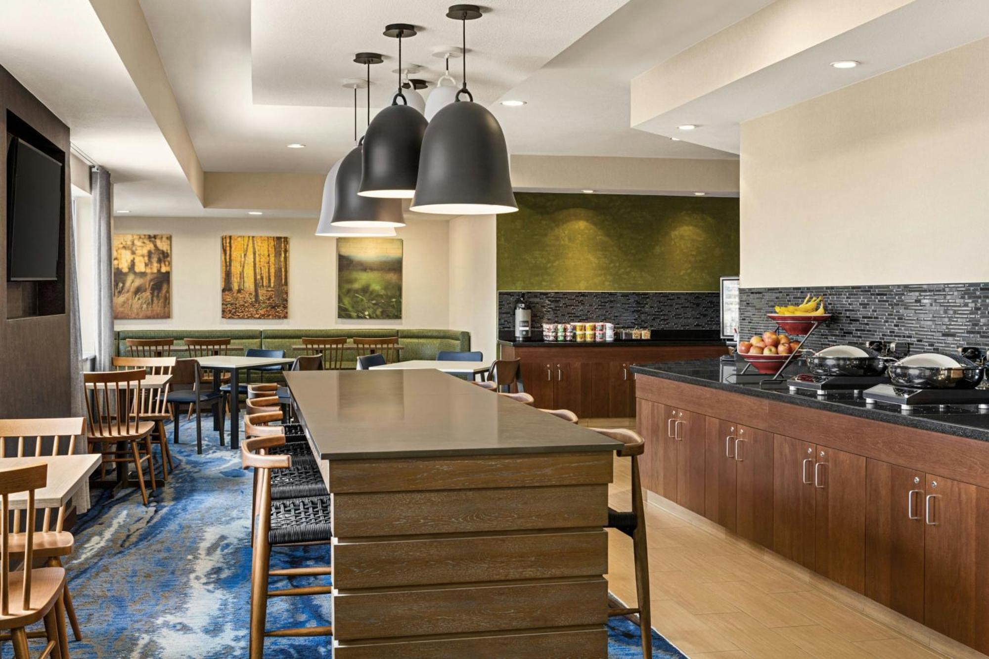 Fairfield & Hotel 3*