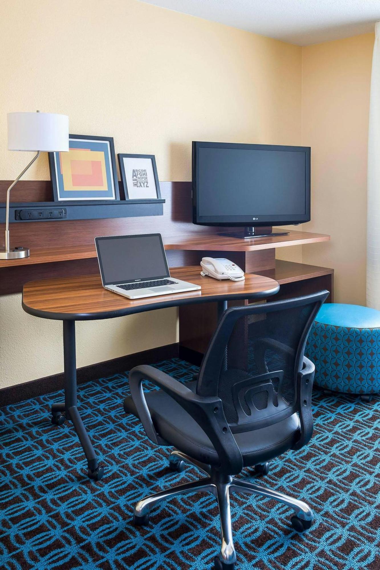Fairfield & Hotel