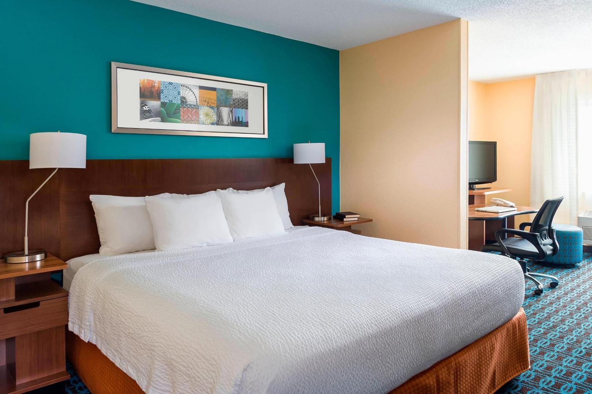 Fairfield & Hotel 3*