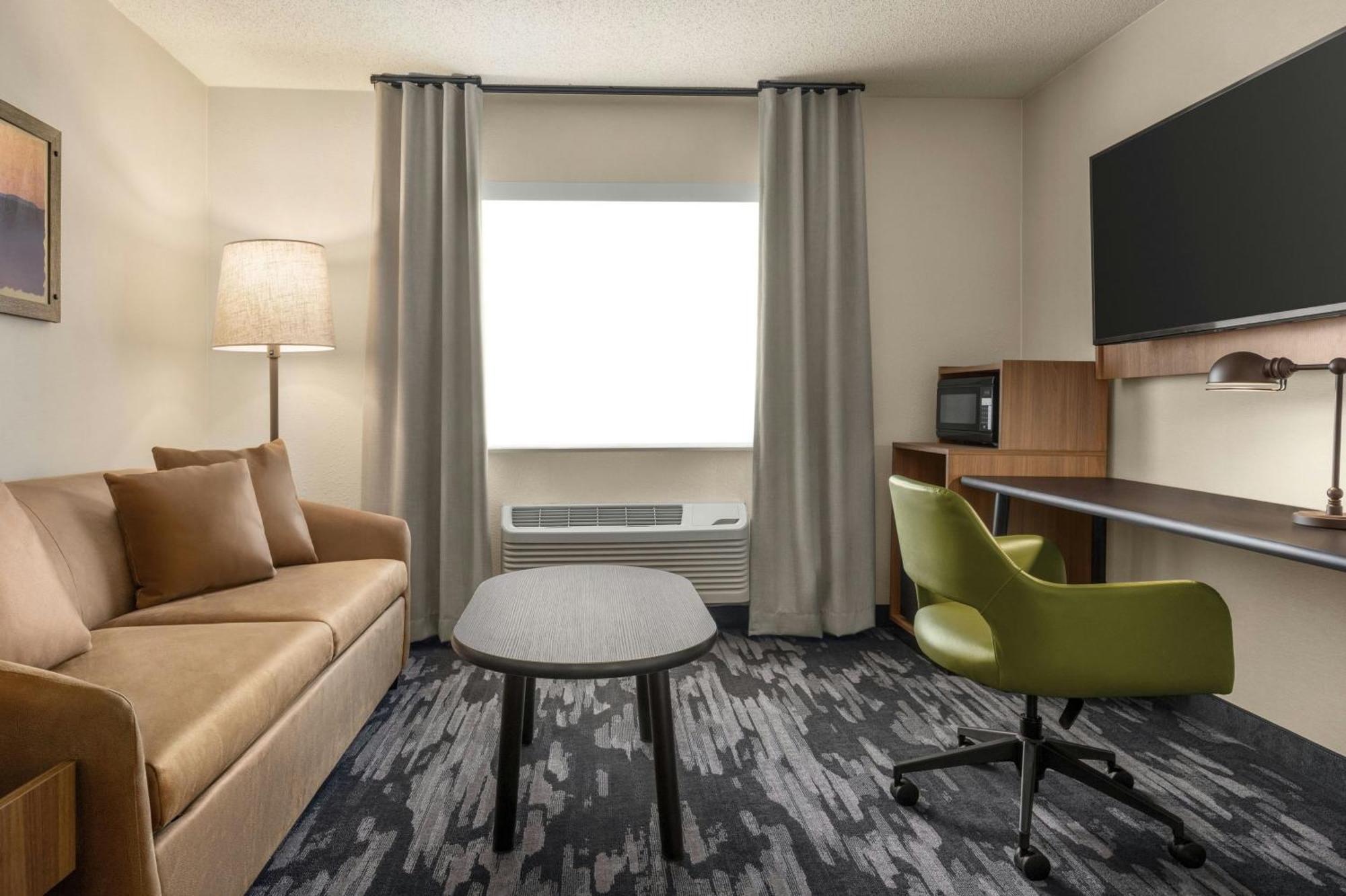 Fairfield & Hotel Findlay